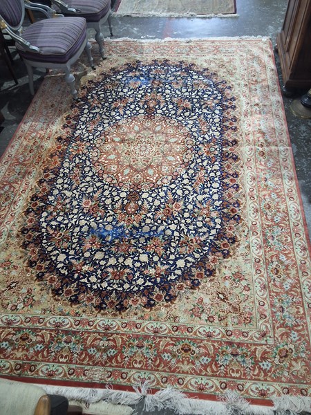 Lot 248 - RUG
