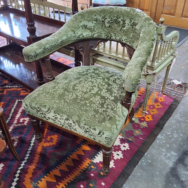 Lot 91 - ARMCHAIR