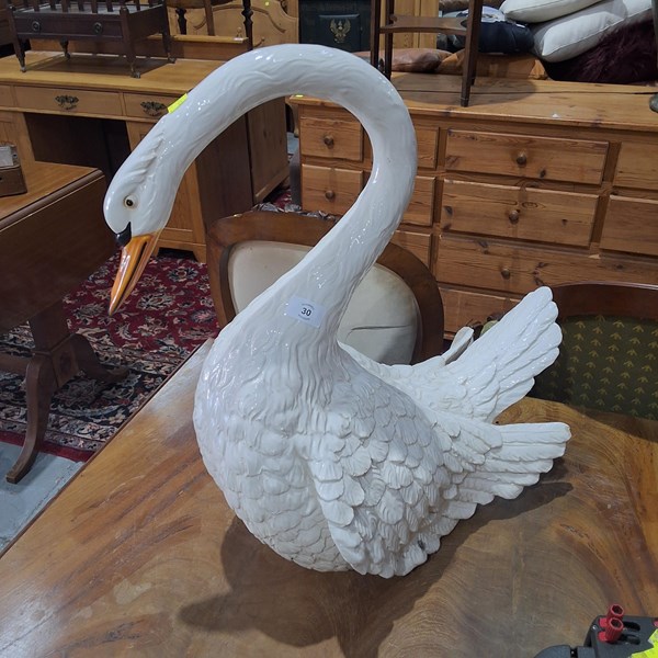 Lot 30 - SWAN ORNAMENT