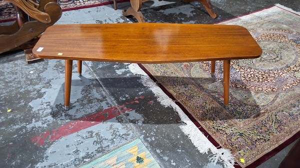 Lot 149 - COFFEE TABLE