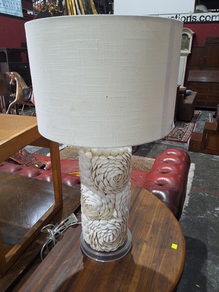 Lot 250 - TABLE LAMP