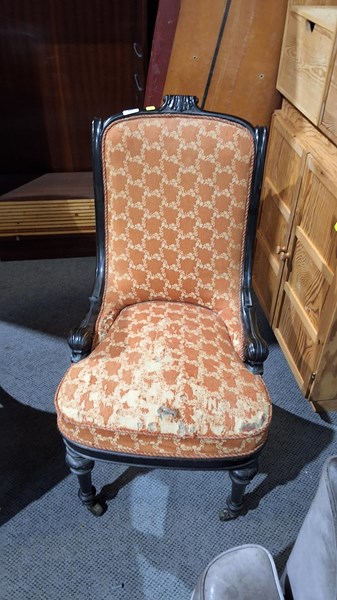 Lot 359 - NURSING CHAIR