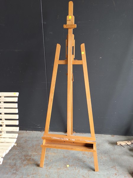 Lot 347 - TIMBER EASEL