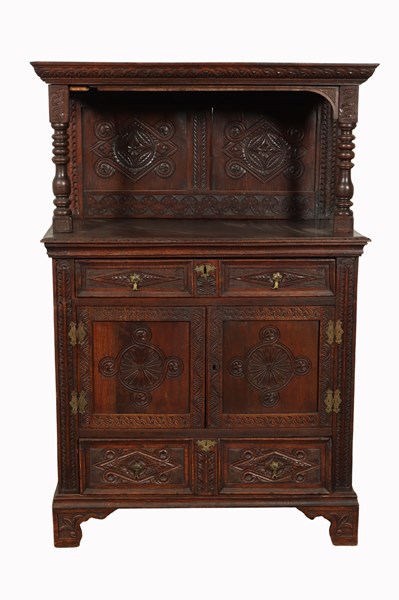 Lot 63 - SIDEBOARD BUFFET