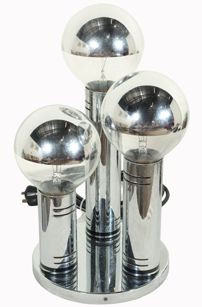 Lot 197 - TABLE LAMP