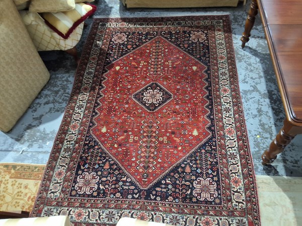 Lot 25 - FLOOR RUG