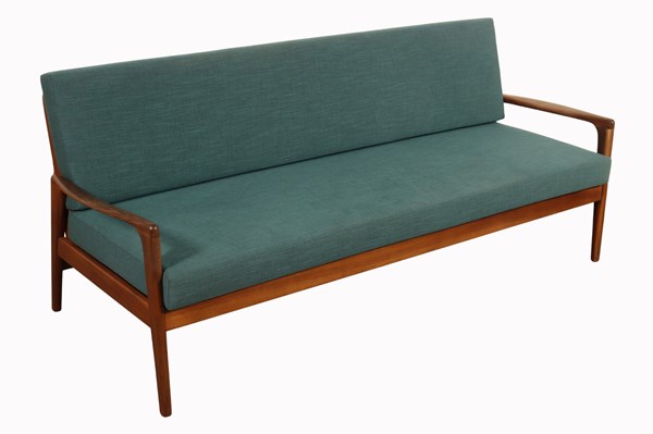 Lot 213 - FLER DAYBED LOUNGE