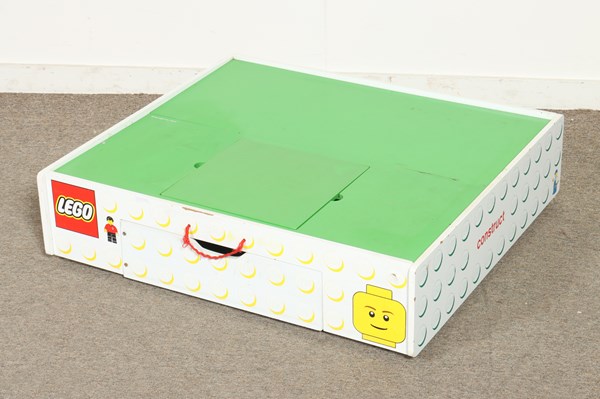 Lot 297 - LEGO PLAY TABLE