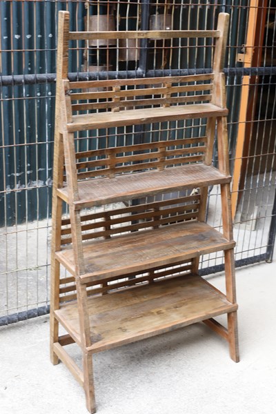 Lot 100 - LADDER RACK SHELF