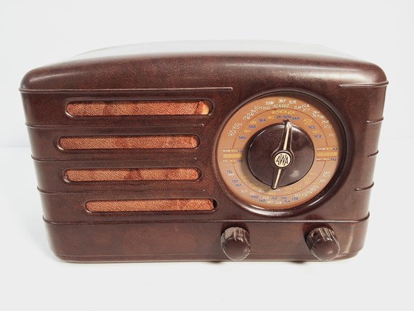 Lot 1278 - AWA MANTEL RADIO