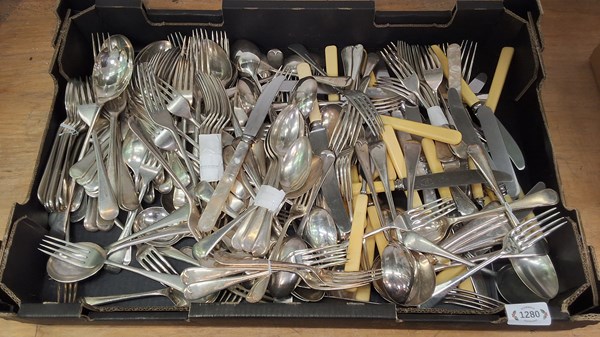 Lot 1280 - FLATWARE
