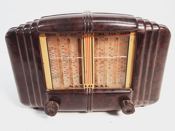 Lot 1265 - NATIONAL BAKELITE RADIO