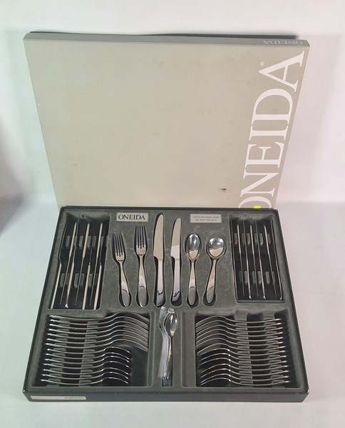 Lot 1181 - CUTLERY SET