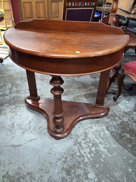 Lot 193 - HALL TABLE