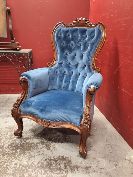 Lot 31 - GRANDFATHER CHAIR