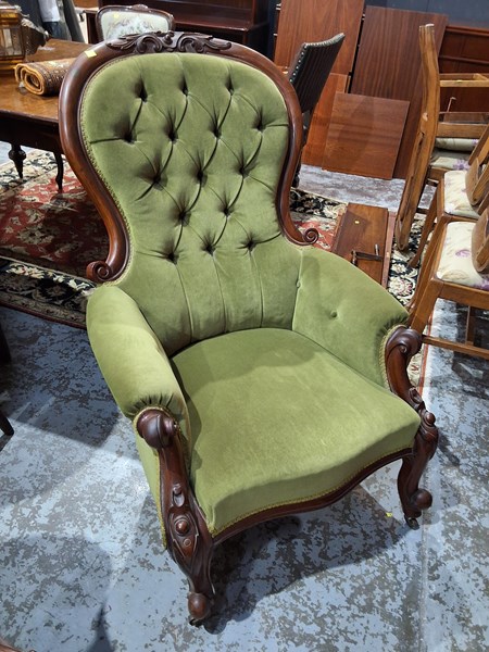 Lot 41 - GRANDFATHER CHAIR