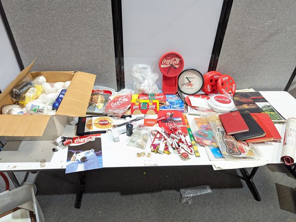 Lot 413 - MERCHANDISE