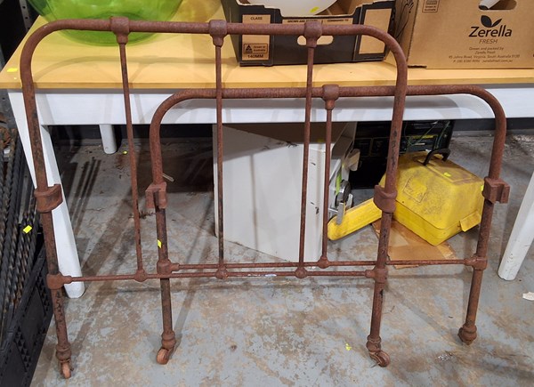 Lot 225 - BED ENDS