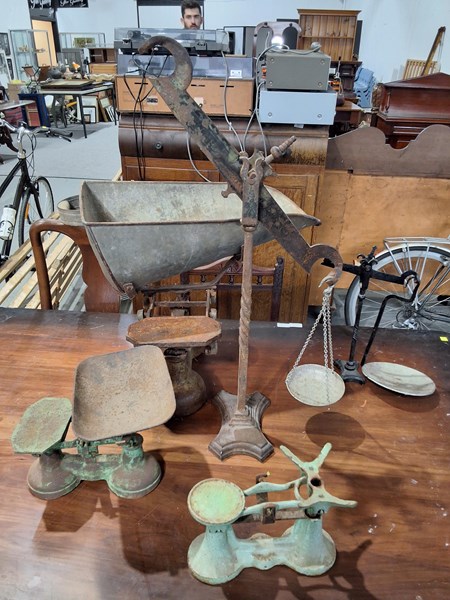 Lot 213 - VINTAGE SCALES