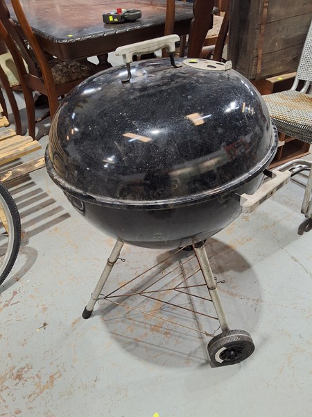 Lot 286 - EBER BARBECUE