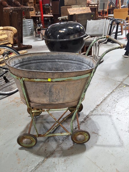 Lot 282 - LAUNDRY TROLLEY