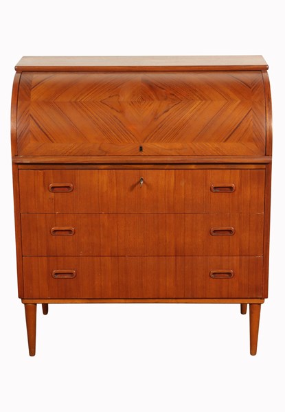 Lot 159 - CYLINDER TOP BUREAU