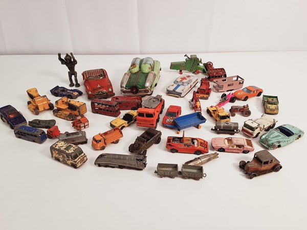 Lot 1211 - TOY CARS