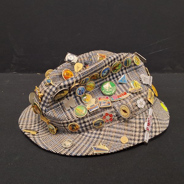 Lot 1210 - TRAVELLERS HAT