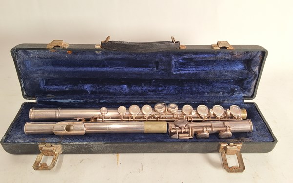 Lot 1406 - FLUTE