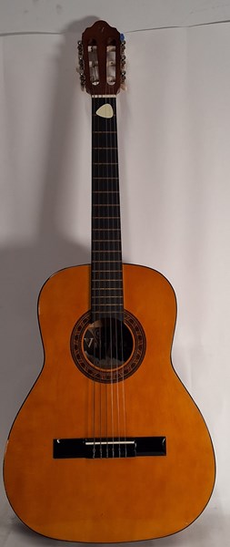 Lot 1159 - GUITAR