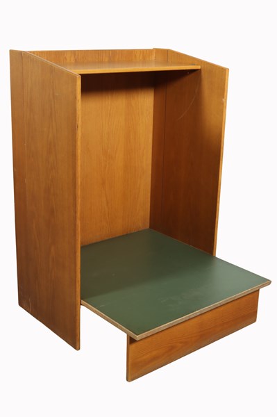 Lot 5 - FOLDING LECTURN