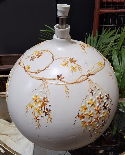 Lot 6 - LAMP BASE