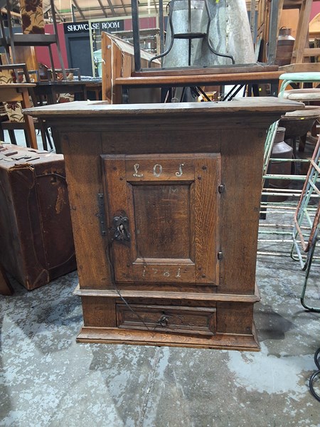 Lot 51 - HUMIDOR CABINET