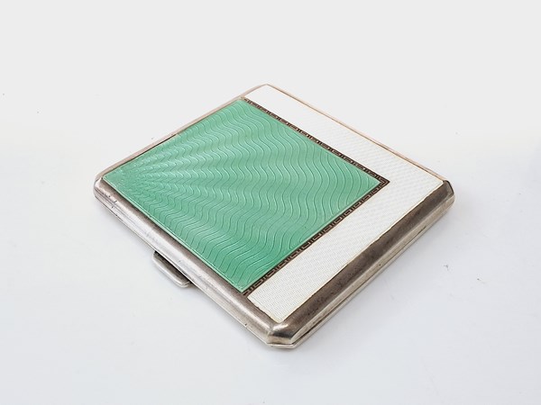 Lot 1020 - CIGARETTE CASE