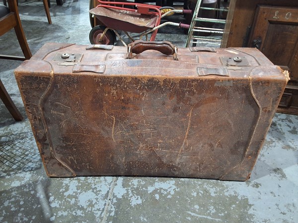 Lot 81 - LEATHER SUITCASE