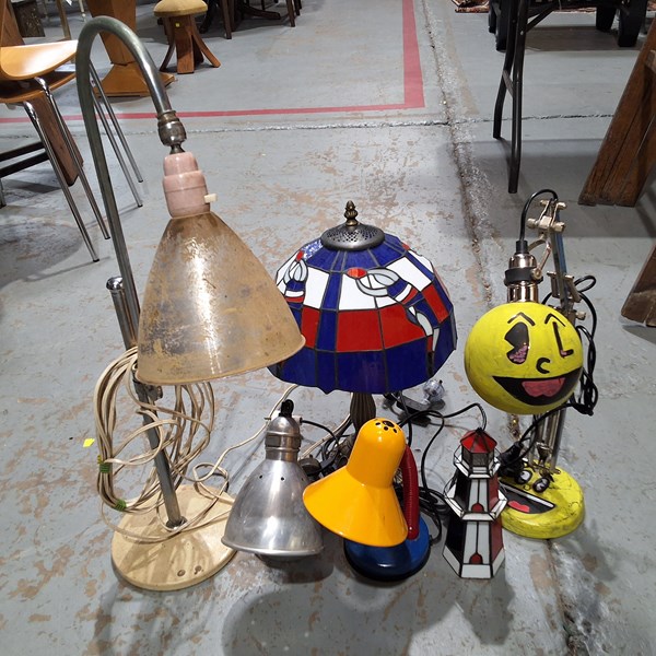 Lot 225 - GROUP OF LAMPS