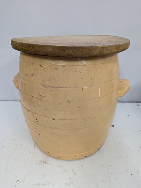 Lot 1270 - BREAD CROCK