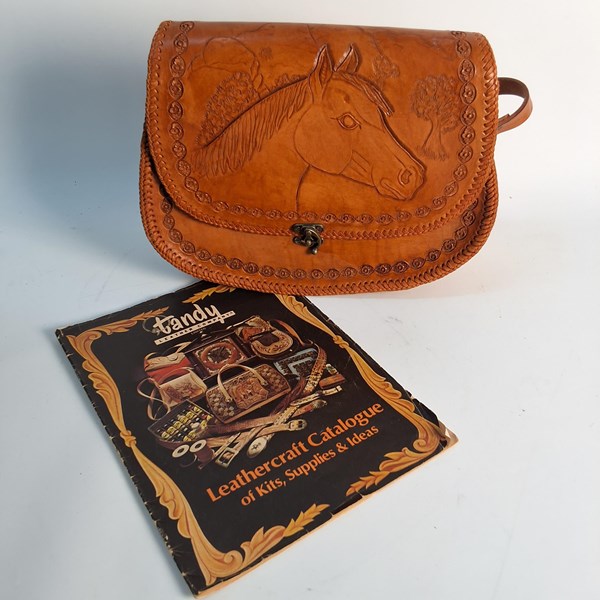 Lot 1292 - TOOLED LEATHER BAG