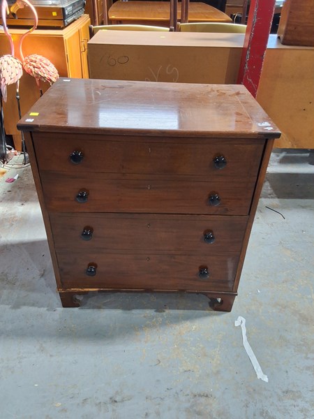 Lot 116 - DRINKS CABINET