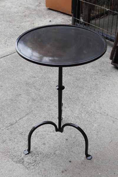 Lot 146 - SIDE TABLE