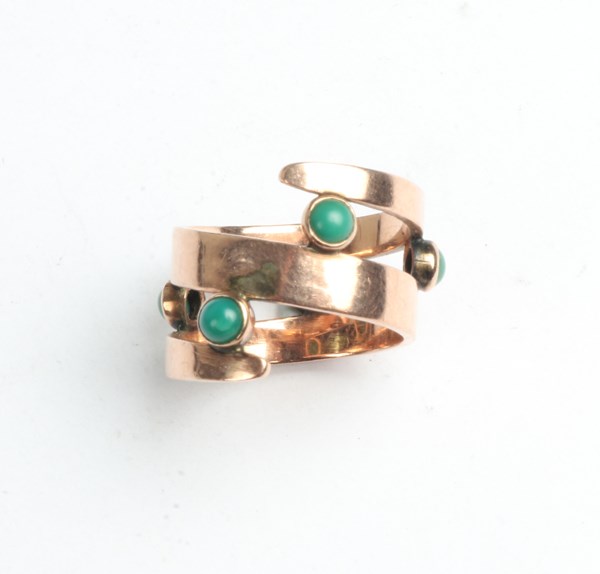 Lot 1062 - GOLD RING