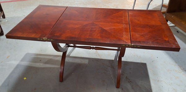 Lot 196 - OCCASIONAL TABLE