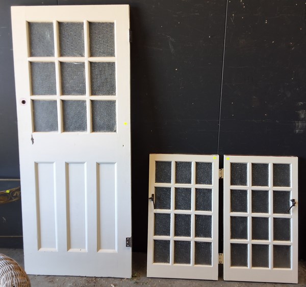 Lot 388 - VINTAGE WINDOWS AND DOOR