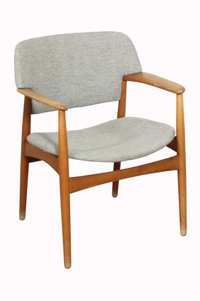 Lot 42 - MODEL 4205 ARMCHAIR