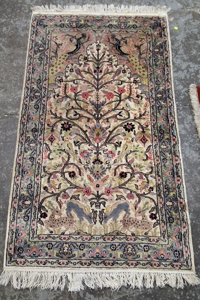Lot 134 - ENTRANCE RUG