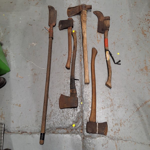 Lot 232 - VINTAGE AXES