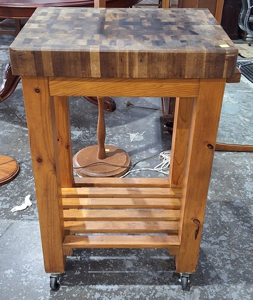 Lot 223 - BUTCHERS BLOCK