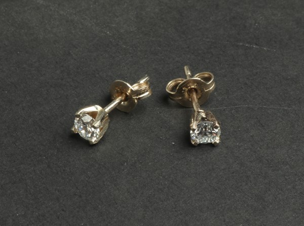 Lot 1054 - DIAMOND STUDS