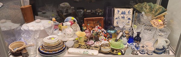 Lot 1335 - HOMEWARES