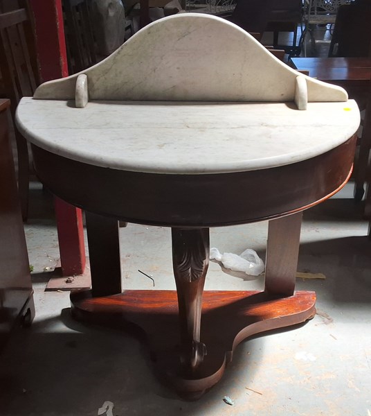 Lot 181 - DEMI-LUNE CONSOLE